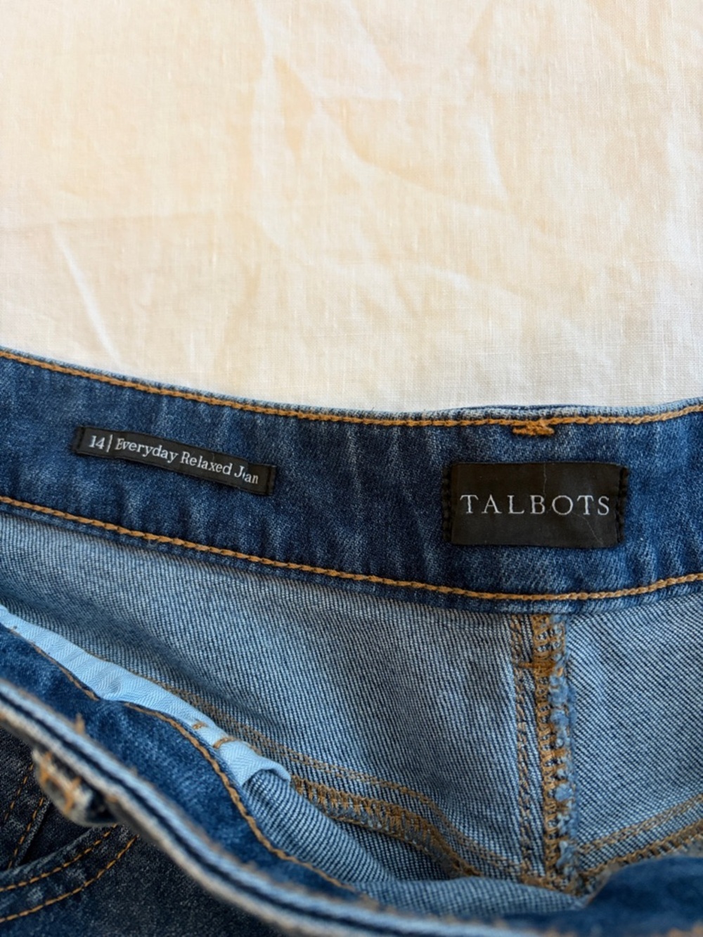 Talbots Women’s Straight-Leg Jeans in Medium Blue - Picture 2 of 4